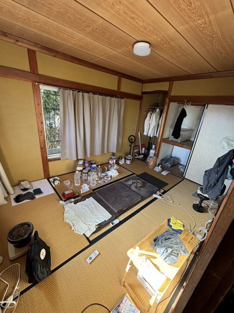 遺品整理ビフォー・寝室